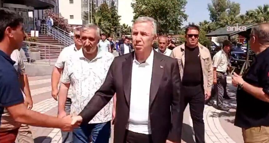 Mansur Yavaş Ferdi Zeyrek’in ailesini ziyaret etti