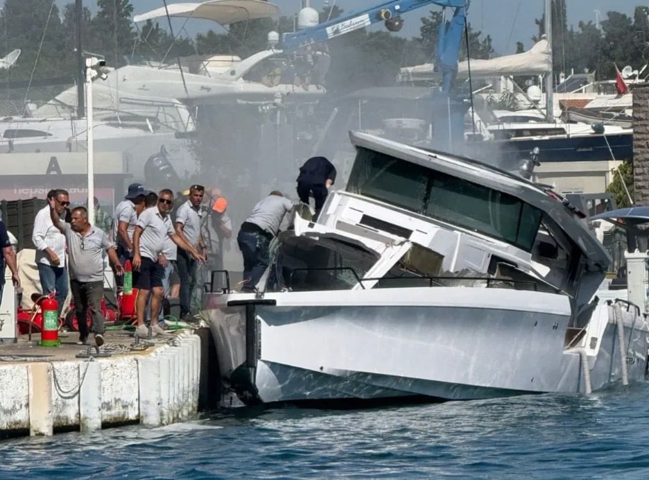 Marina’da akaryakıt alan yat önce patladı sonra battı: İki denizci yaralı