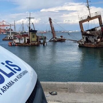 Mersin’de denizden erkek cesedi çıkarıldı