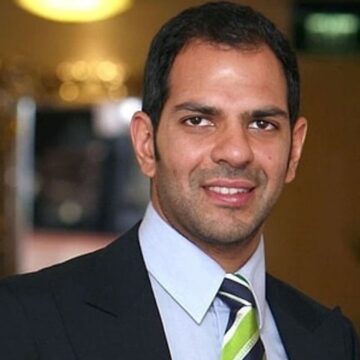 Milyarları vardı; bir küçük arıya yenik düştü