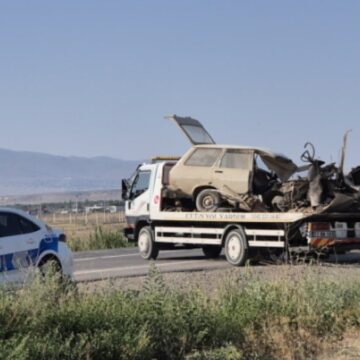 Niğde’de otomobiller çarpıştı; 1 ölü, 1 yaralı