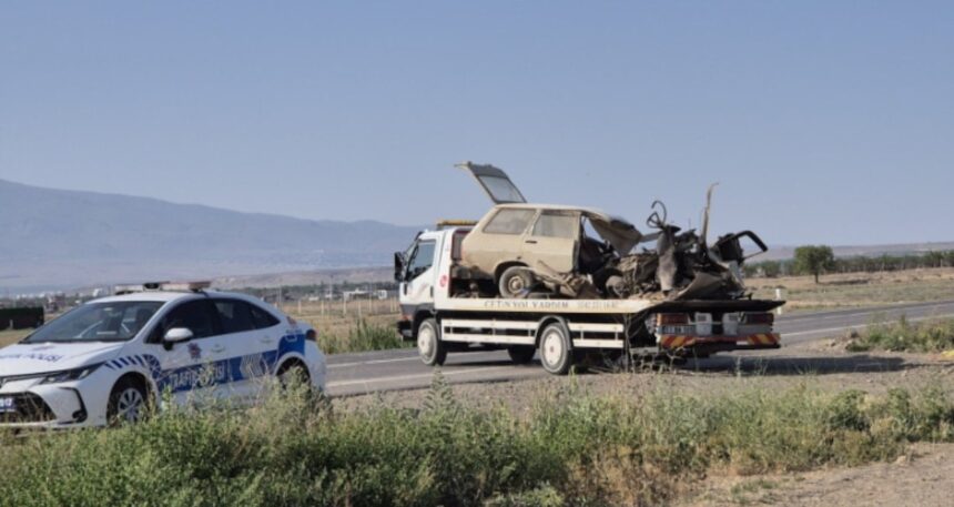 Niğde’de otomobiller çarpıştı; 1 ölü, 1 yaralı