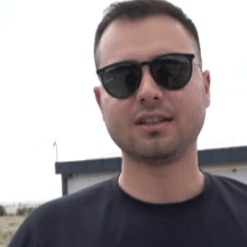 Otomobilde unutulan altınları sahibine iade etti