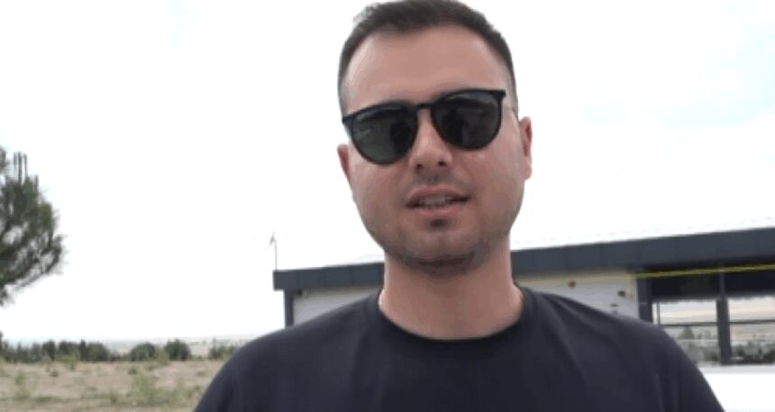 Otomobilde unutulan altınları sahibine iade etti