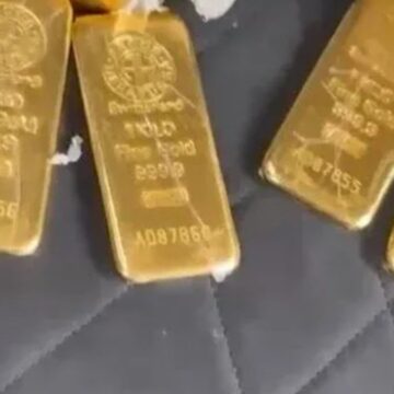 Otomobilden  7 külçe altın çıktı