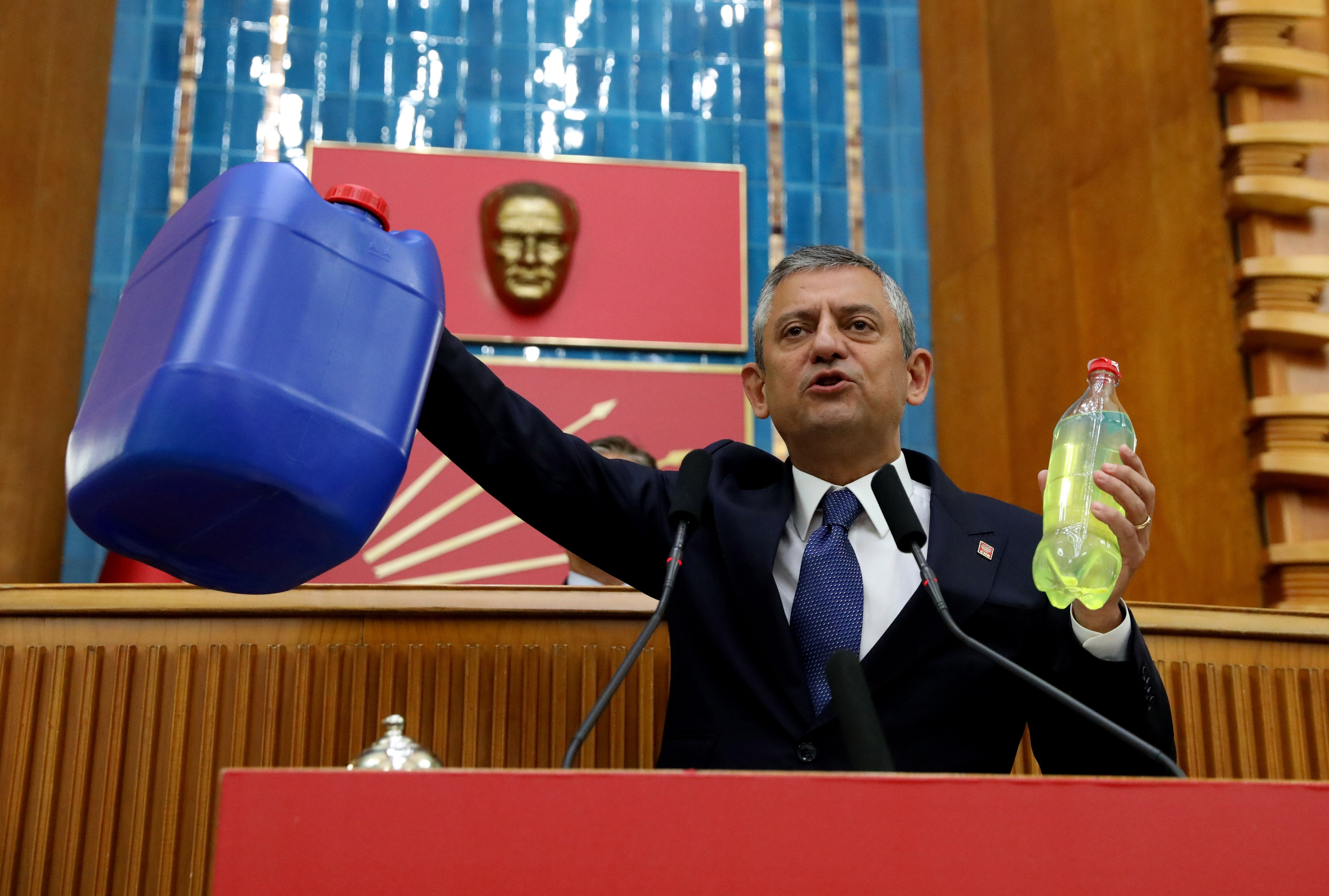Özgür Özel her seferinde '50 liralık alıyorum' diyenlere böyle cevap verdi