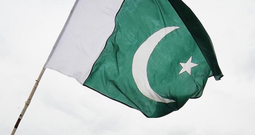 Pakistan’da askeri konvoya saldırı: 13 ölü