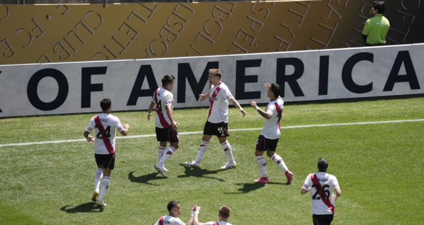River Plate galibiyetle başladı