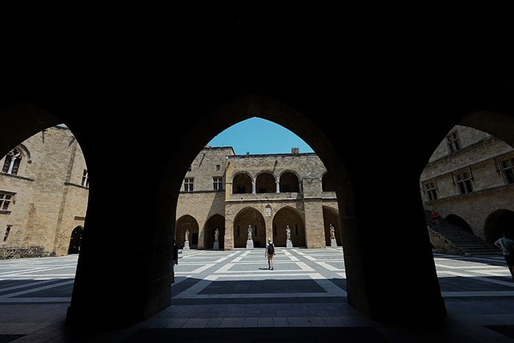 Rodos'taki Osmanlı mirası zamana direniyor