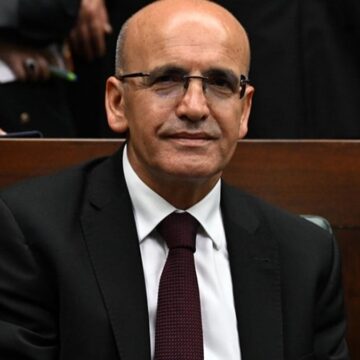 Şirketleri batıran bakan