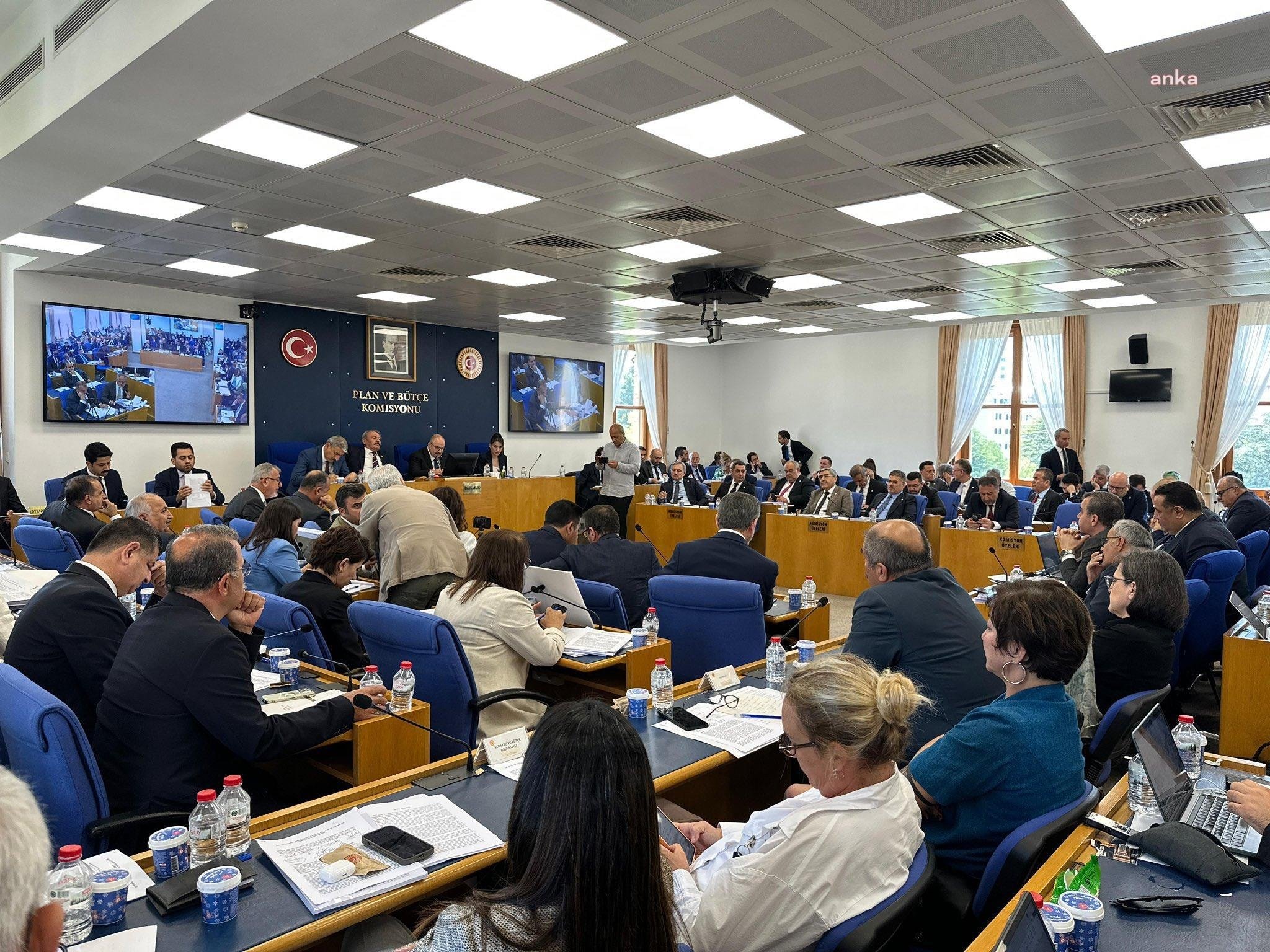 Son dakika... Tartışmalı 'zeytinlik' maddesi komisyonda kabul edildi 1 Son dakika... Tartışmalı 'zeytinlik' maddesi komisyonda kabul edildi