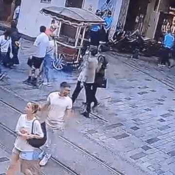 Taksim’de 68 suçtan aranan şüpheli kovalamacayla yakalandı
