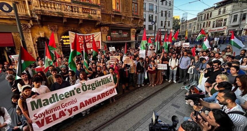 Taksim’de Gazze eylemi! İsrail’e ‘Madleen’ protestosu
