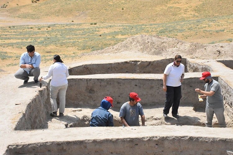 Tarihi kazı çalışmaları başladı: Türk arkeologlar geçmişin derinliklerine iniyor