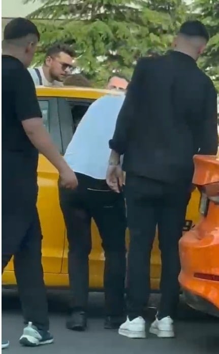 Tartıştığı taksiciyi yumrukladı! 1 Tartıştığı taksiciyi yumrukladı!