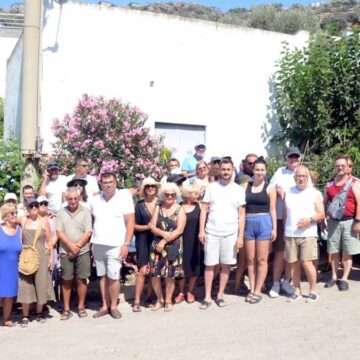 Tatil sitesinde elektriksiz kalma korkusu sokaklara döktü