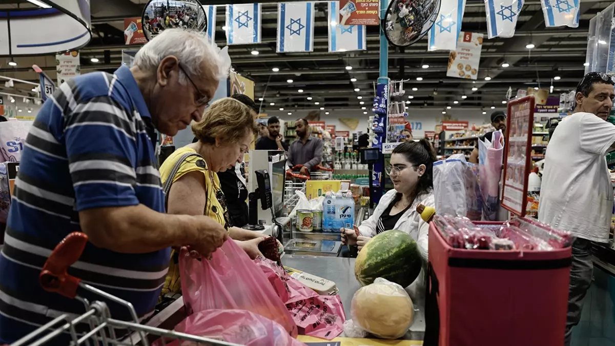 Tel Aviv’de panik! İsrailliler marketleri boşalttı