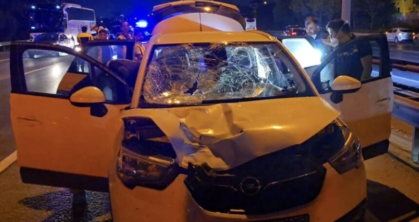 TEM Otoyolu’nda otomobilin çarptığı yaya can verdi