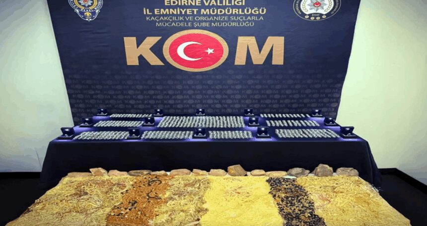 tirda-50-milyon-tl-degerinde-kehribar-ile-pirlantalar-yakalandi-RS2TkT7b.jpg TIR’da 50 milyon TL değerinde kehribar ile pırlantalar yakalandı