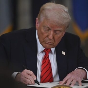 Trump, dron endüstrisini güçlendirmek için emirler imzaladı