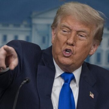 Trump’tan İran’a yeni tehdit: Kesinlikle vururuz!
