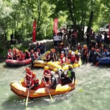 Tunceli- Munzur’da rafting heyacanı yaşanıyor