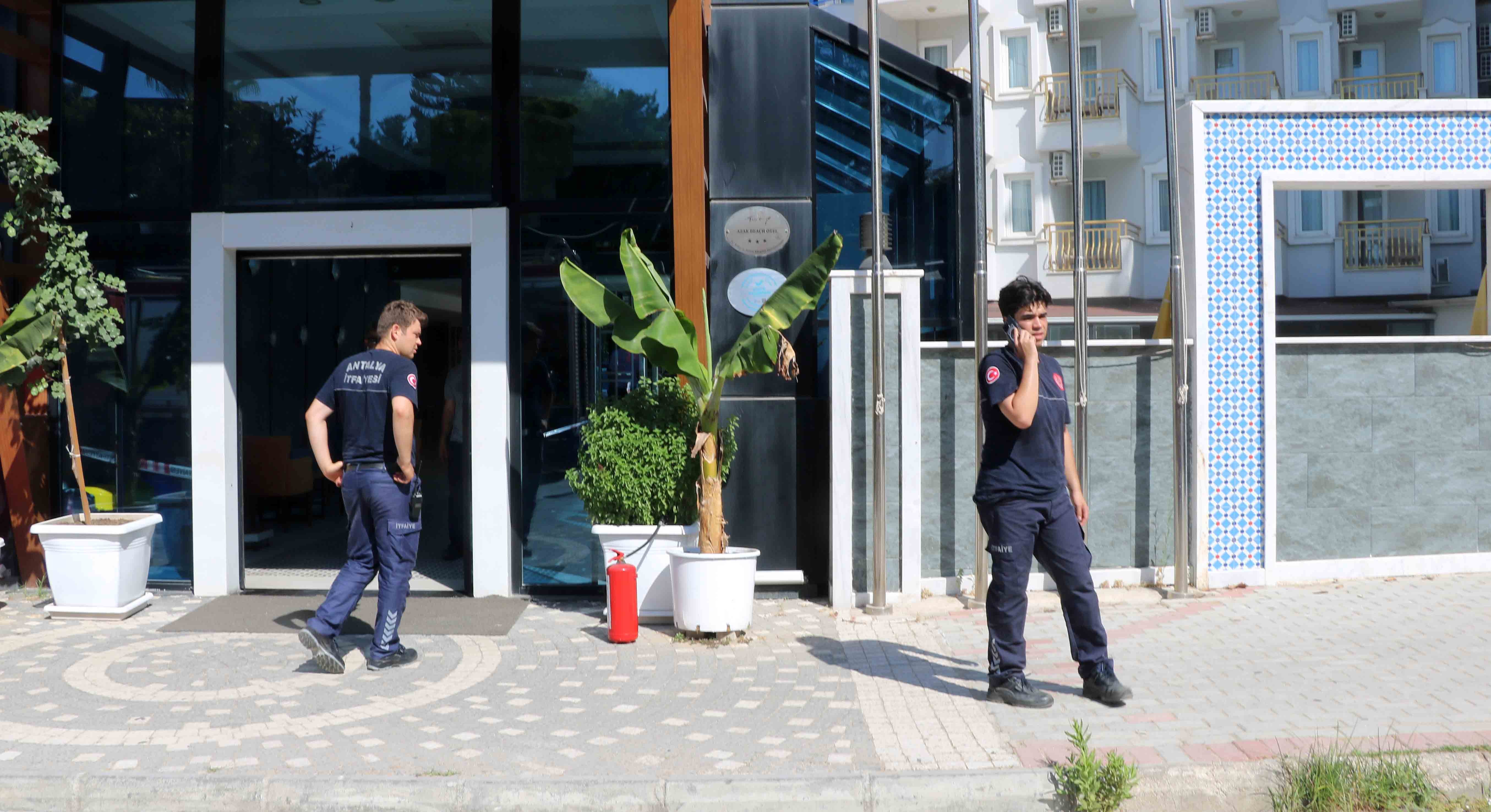 Turizm cennetinde yangın paniği: Turistler tahliye edildi