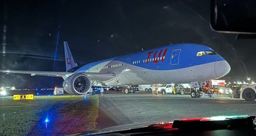 Tuvaletteki not yolcu uçağına acil iniş yaptırdı: Savaş jetleri havalandı
