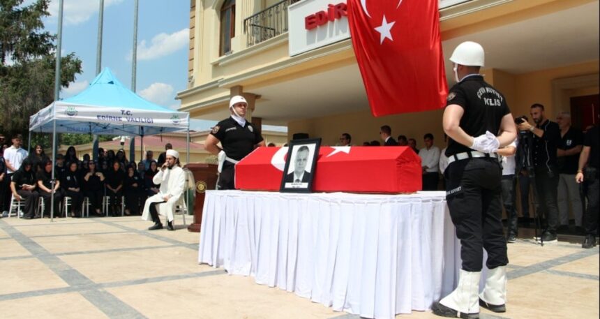 Vali yardımcısı son yolculuğuna uğurlandı
