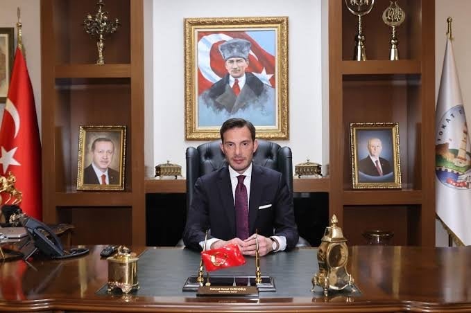 Vatandaş geçim derdinde, MHP’li belediye kuruyemiş peşinde