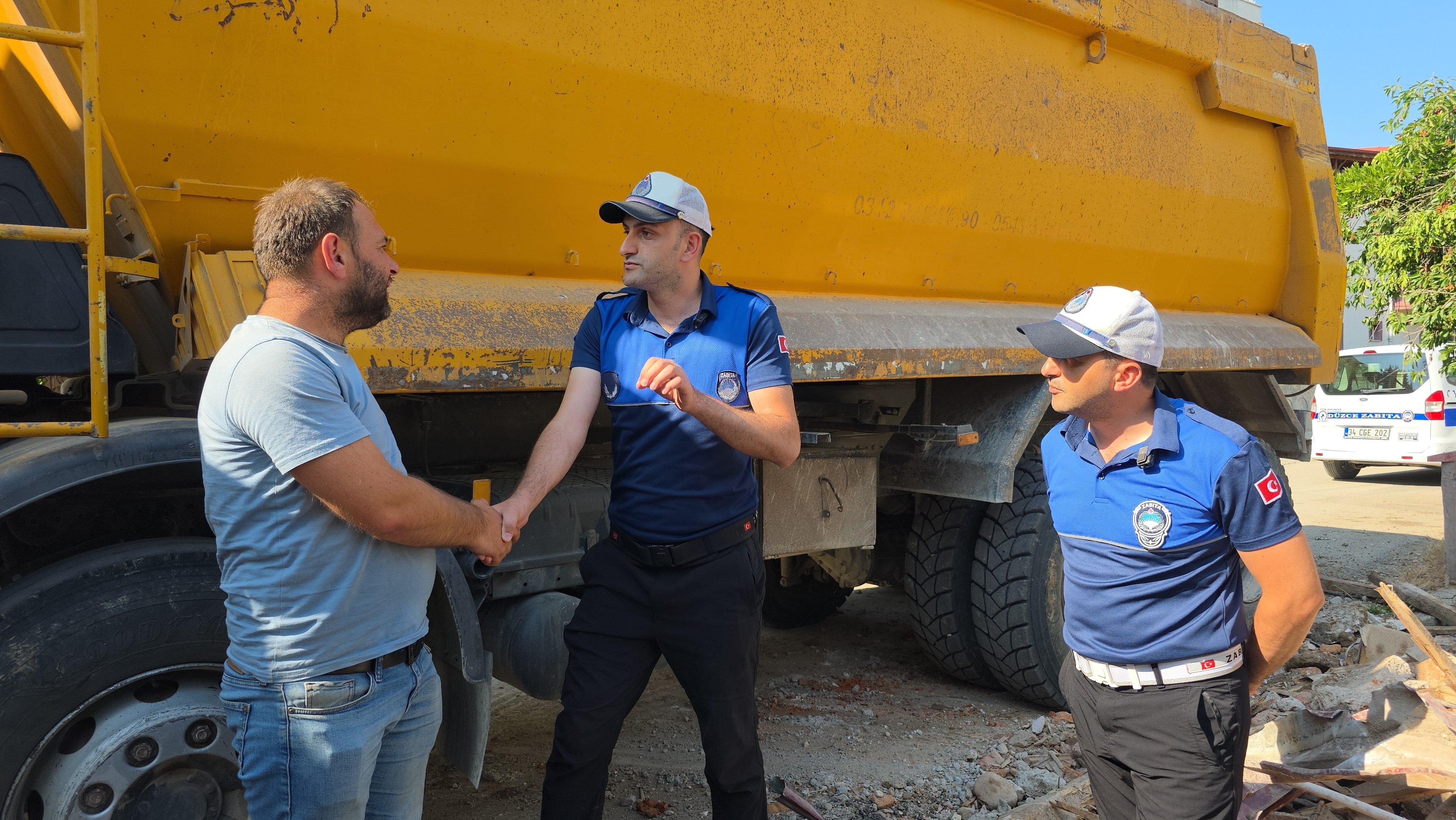 Zabıta ekiplerinden inşaatlara 'YKS' uyarısı