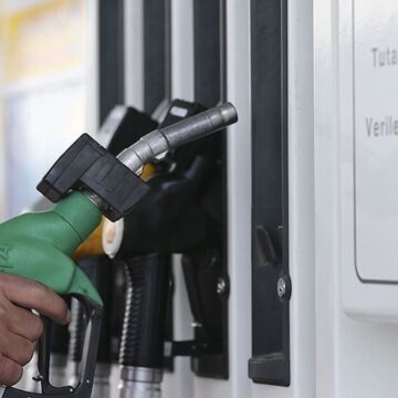 Zamların ardından akaryakıta indirim yolda!