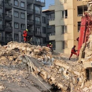 100 kişinin hayatını kaybettiği deprem davasının bilirkişi raporu 2.5 yıl sonra geldi