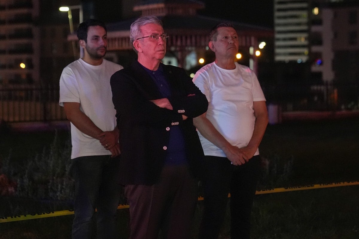26 katlı binada korkutan yangın: Biri bebek 3 ölü, 39 yaralı