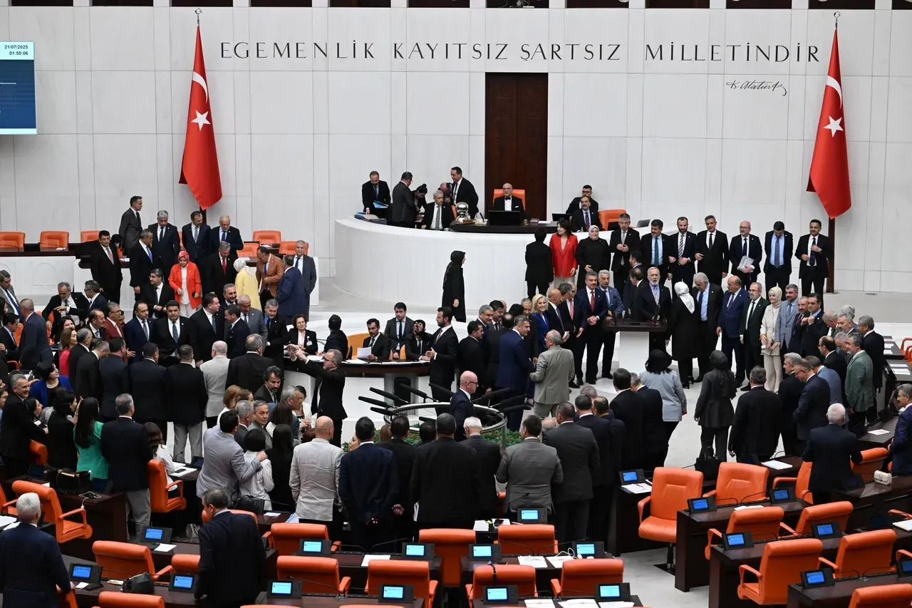 70 günlük tatil kararı Resmi Gazete'de yayımlandı