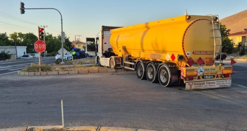 Akaryakıt tankeri ile motosiklet çarpıştı: 1 ölü
