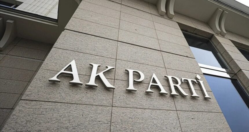 AKP’li Meclis üyesi Cumhuriyet’e kin kustu