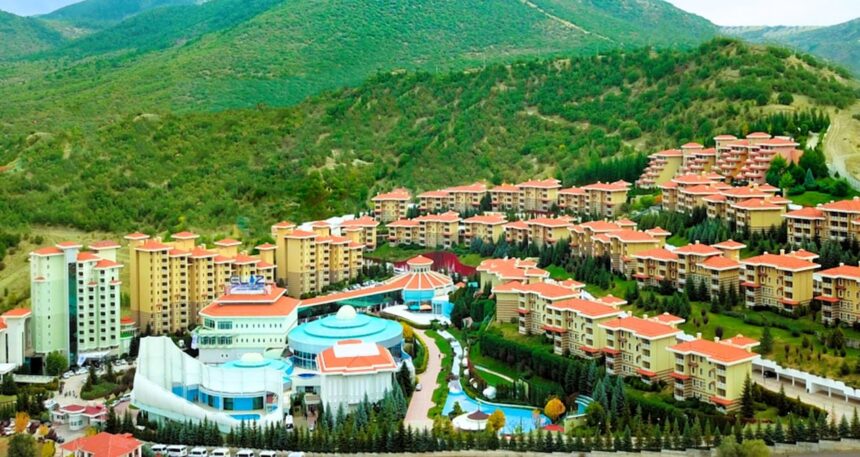 AKP’nin kamp yaptığı otel Aktaş’ın ortağının