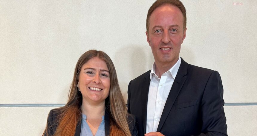 Almanya’da 2 Türk’e kritik görev verildi