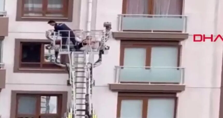 Ankara’da 14 katlı binada yangın! Mahsur kalanlar var