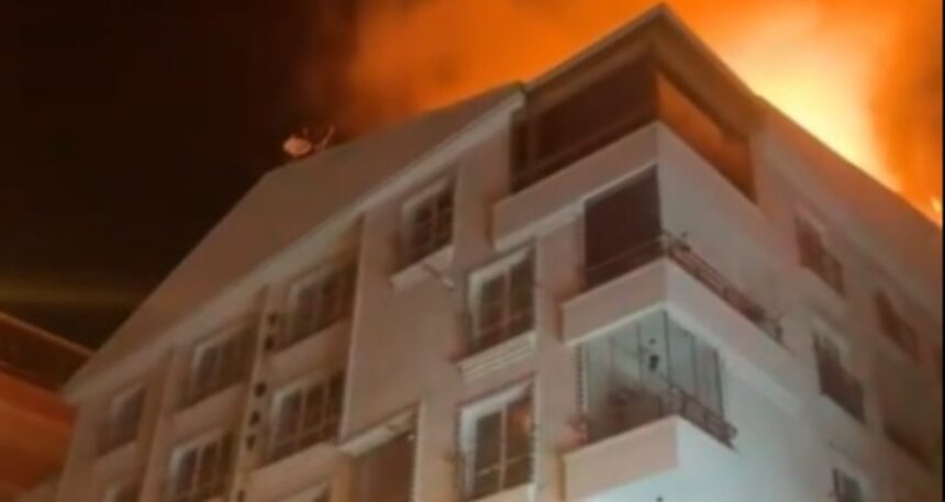 ankarada-5-katli-binada-yangin-HBeAwwV9.jpg Ankara’da 5 katlı binada yangın