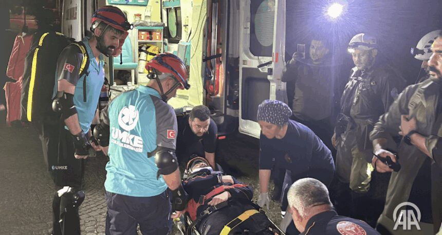 Arama kurtarma ekipleri tatbikatlarla afet ve krizlere hazırlanıyor