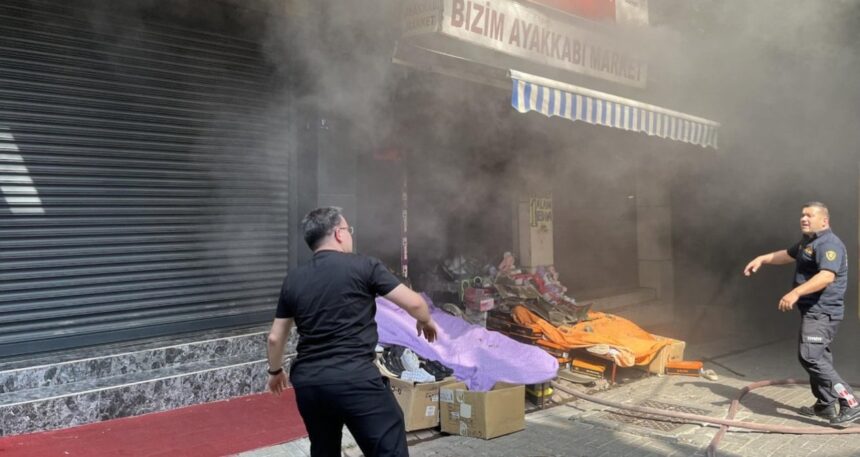 Aydın’da ayakkabı dükkanı alev alev yandı