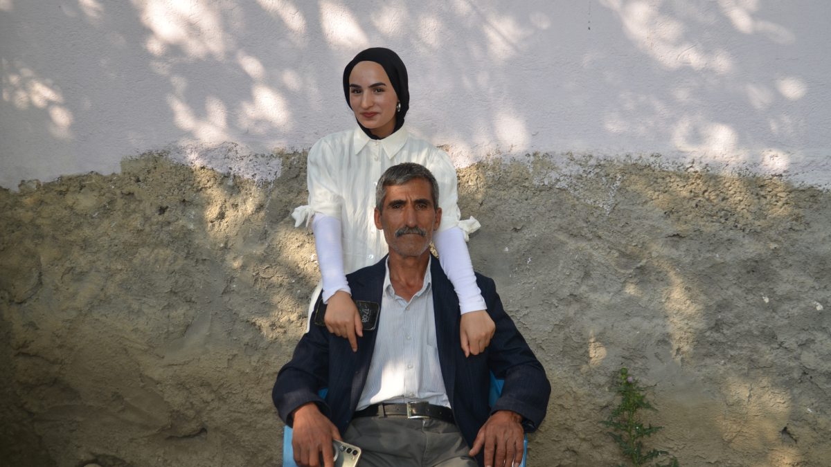 Babasının çiçekle beklediği kız bakın kaç puan aldı