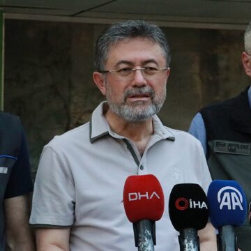 Bakan Yumaklı’dan eleştirilere bir tuhaf yanıt: ‘Cebimizde uçak, arazöz yok’