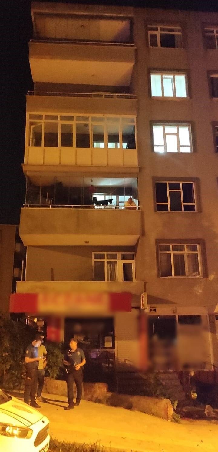 Balkondan düştüğü iddia edilen kadın hayatını kaybetti