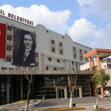 Belediyeye ait arsa üç kat ucuza kiralanmış!
