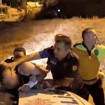 Benzin bidonuyla yakalandı linçten polis kurtardı