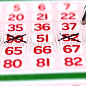 Binlerce kişiyi milyoner yaptı, apar topar istifa etti
