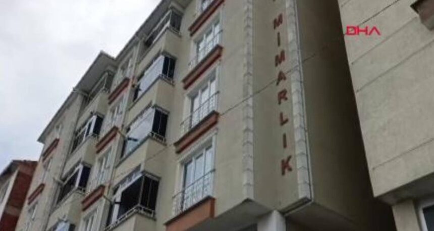 Boşanma aşamasındaki eşini boğazından bıçakladı
